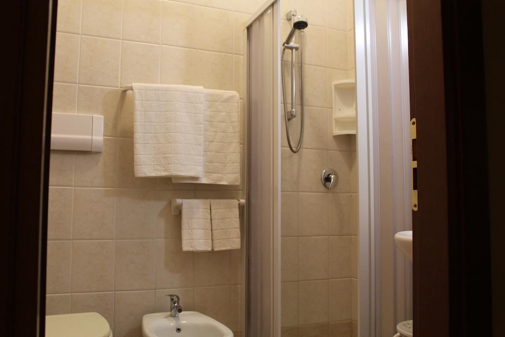 Camere Helios San Giovanni Rotondo Room photo